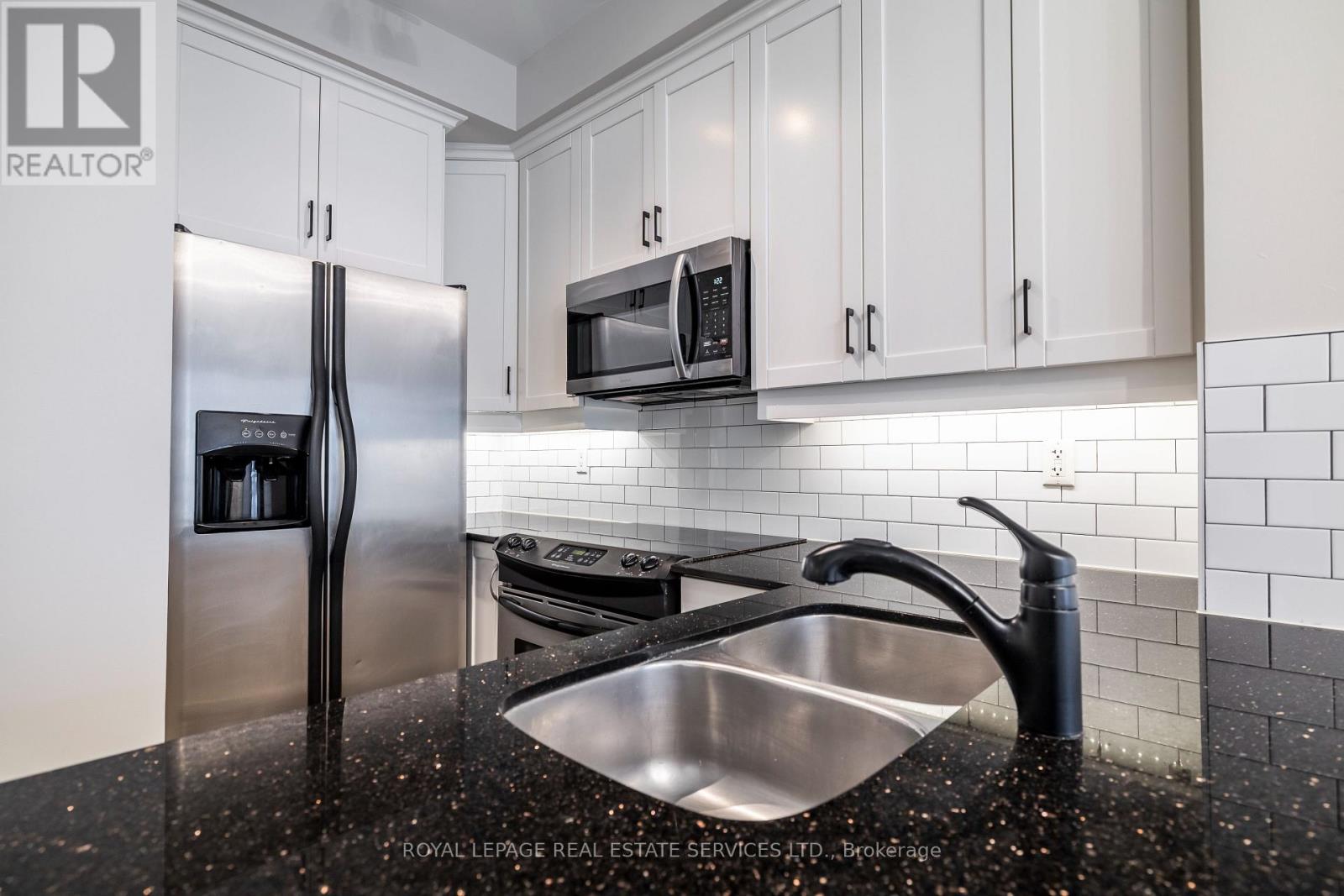 109 - 2083 Lake Shore Boulevard W, Toronto, Ontario  M8V 4G2 - Photo 7 - W12961606