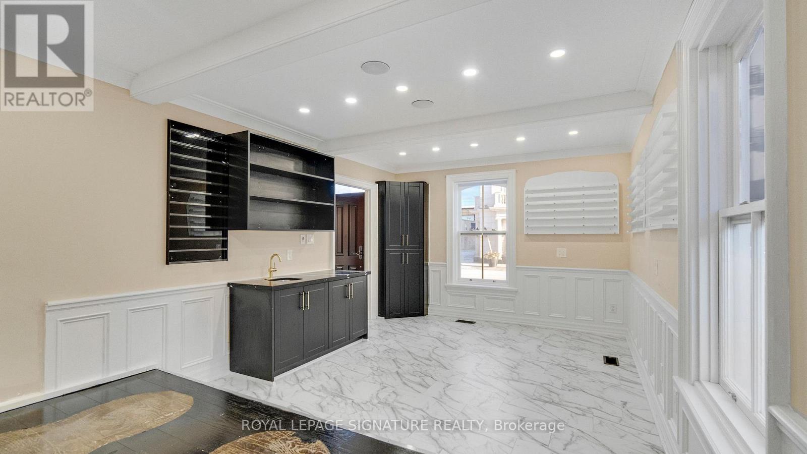 140 Trafalgar Road, Oakville, Ontario  L6J 3G5 - Photo 13 - W12961646