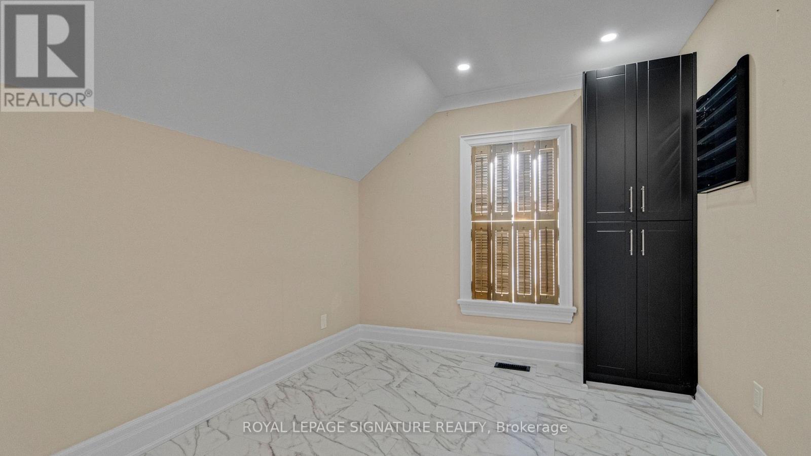 140 Trafalgar Road, Oakville, Ontario  L6J 3G5 - Photo 25 - W12961646