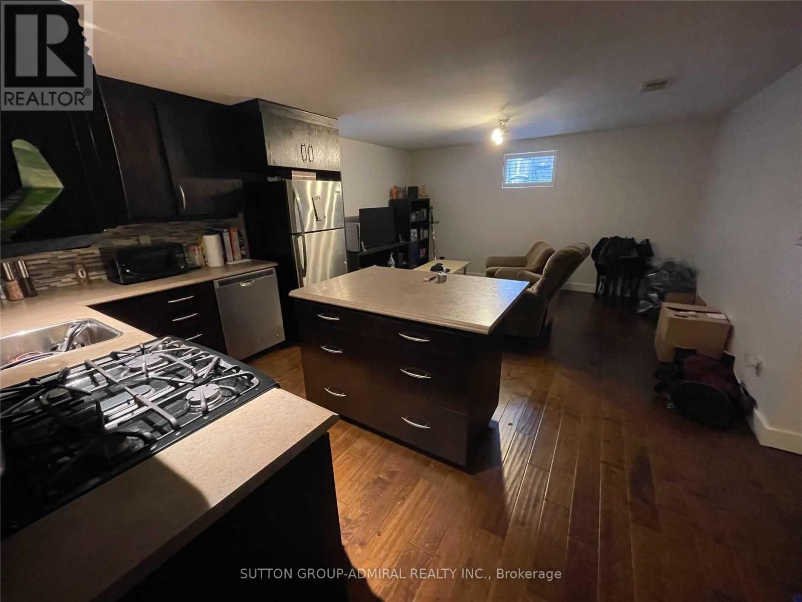 Lower - 1148 Islington Avenue, Toronto, Ontario  M8Z 4S5 - Photo 5 - W12961654