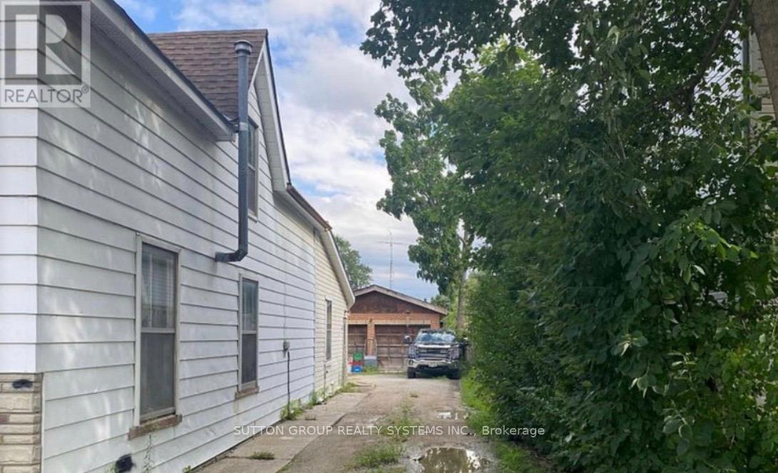 392 Pearl Street, Milton, Ontario  L9T 1M8 - Photo 3 - W12961658