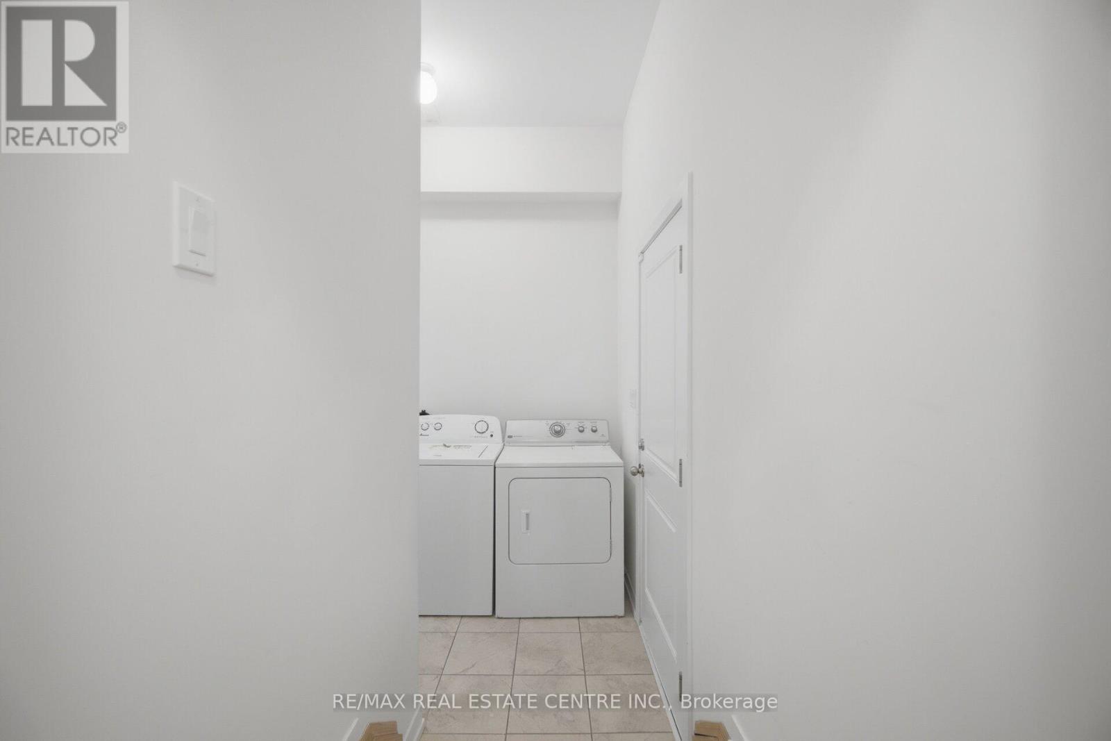 1551 Labine Point, Milton, Ontario  L9E 1V5 - Photo 33 - W12961694