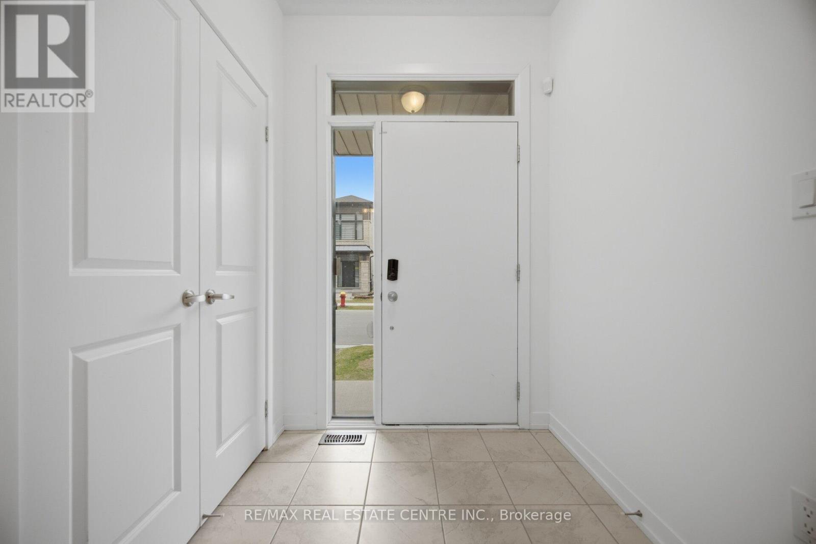 1551 Labine Point, Milton, Ontario  L9E 1V5 - Photo 5 - W12961694