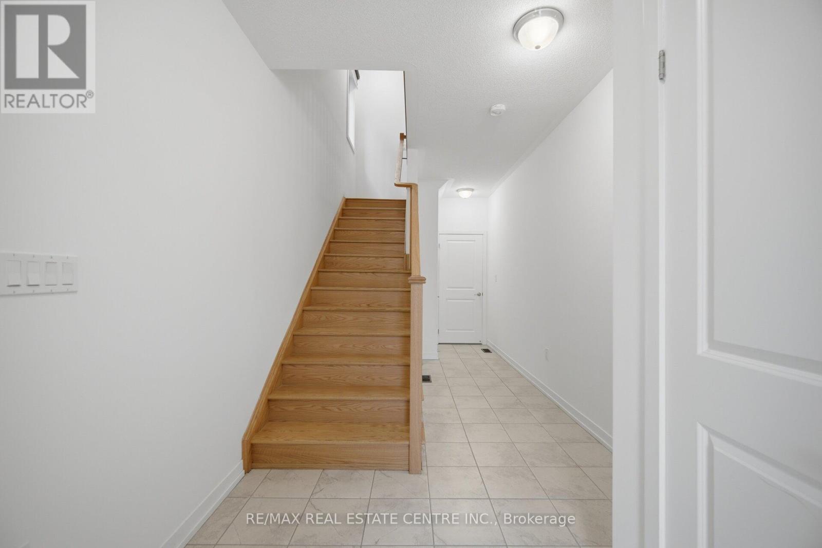 1551 Labine Point, Milton, Ontario  L9E 1V5 - Photo 6 - W12961694