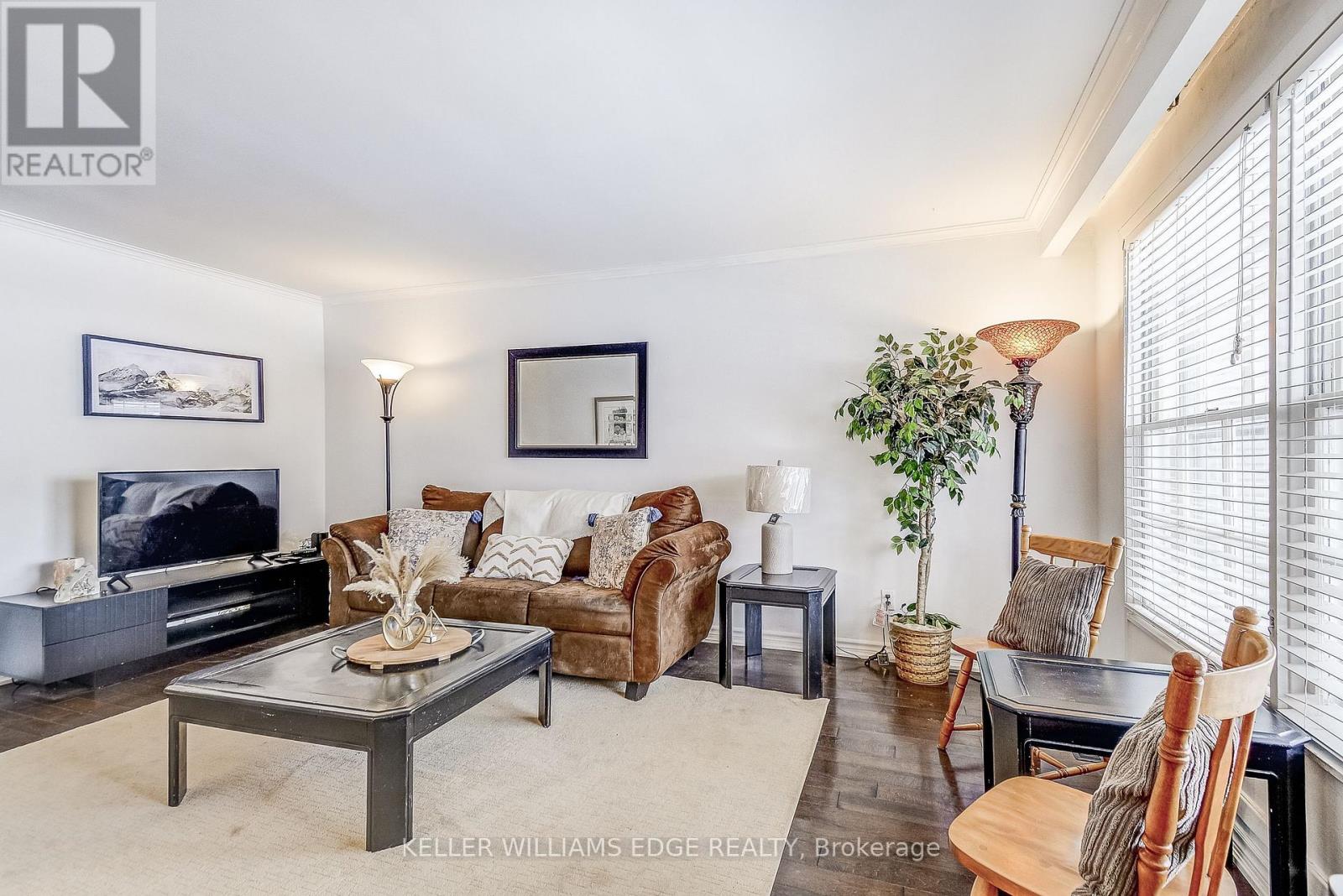 2145 Sandringham Drive, Burlington, Ontario  L7P 1T8 - Photo 6 - W12961720