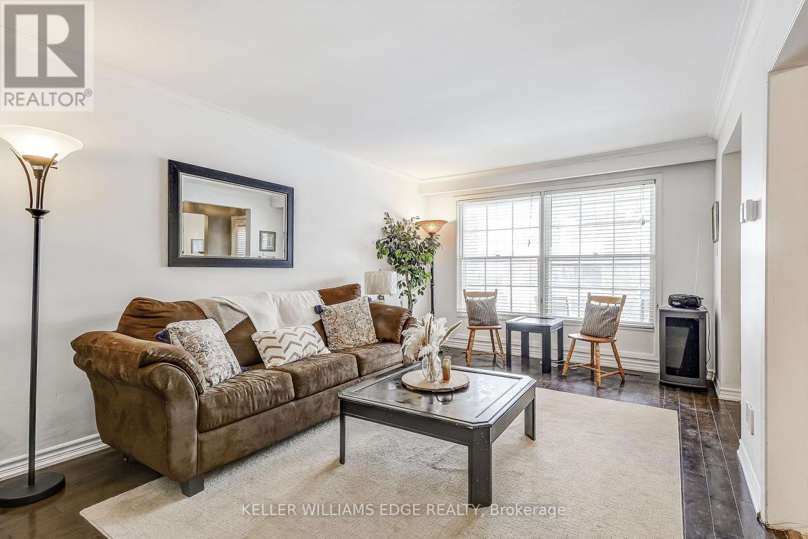 2145 Sandringham Drive, Burlington, Ontario  L7P 1T8 - Photo 7 - W12961720