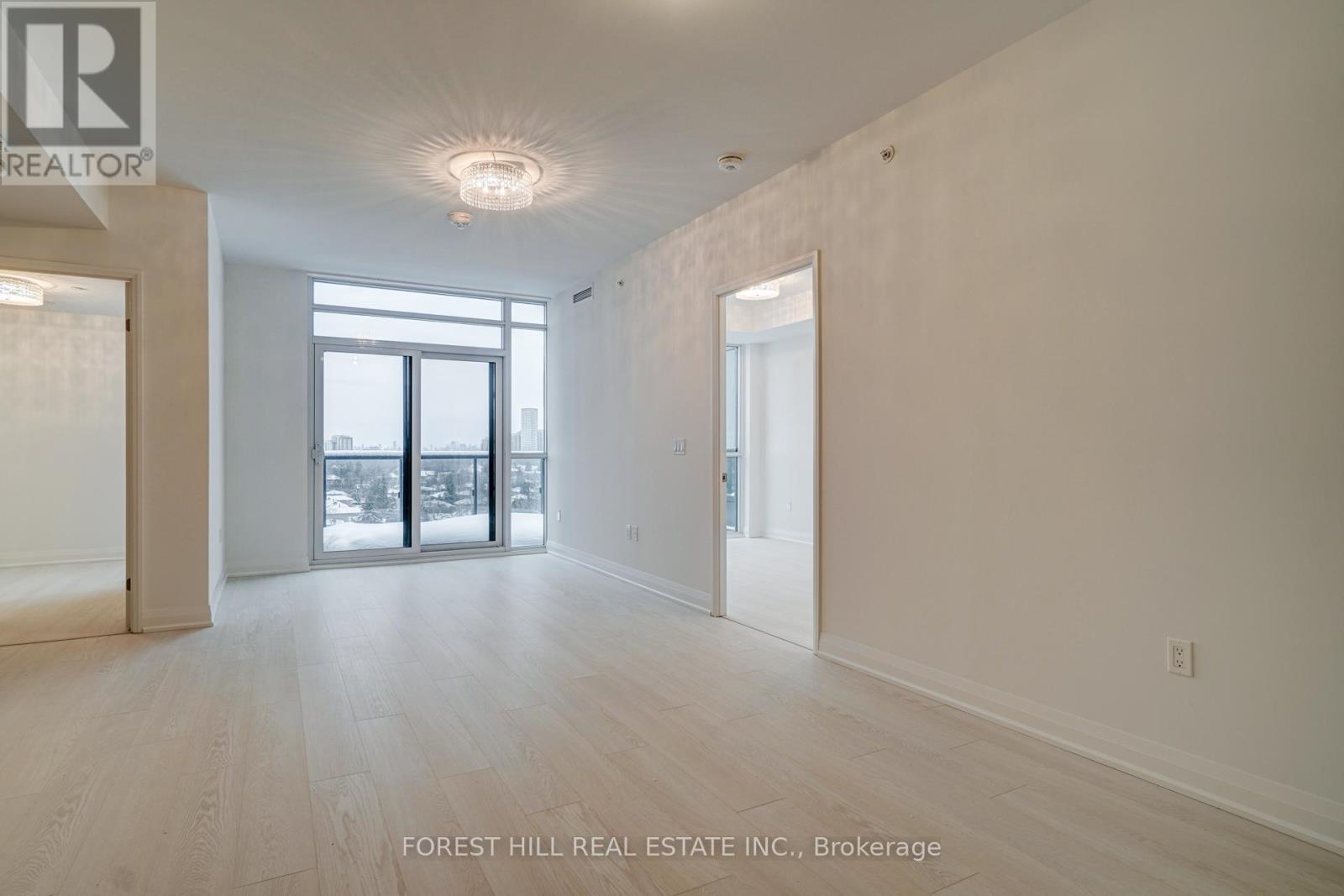 1008 - 10 Gibbs Road, Toronto, Ontario  M9B 0E2 - Photo 4 - W12961734