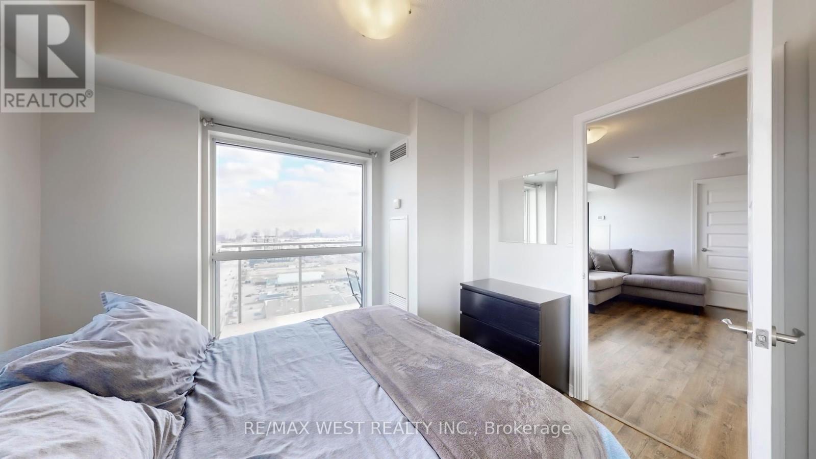 2108 - 215 Queen Street E, Brampton, Ontario  L6W 0A9 - Photo 15 - W12961770