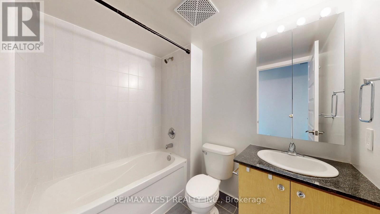 2108 - 215 Queen Street E, Brampton, Ontario  L6W 0A9 - Photo 22 - W12961770