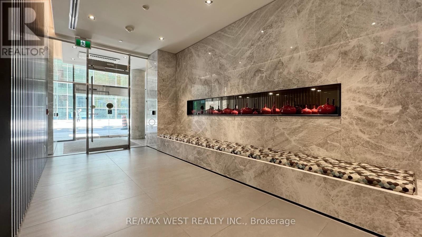 2108 - 215 Queen Street E, Brampton, Ontario  L6W 0A9 - Photo 3 - W12961770