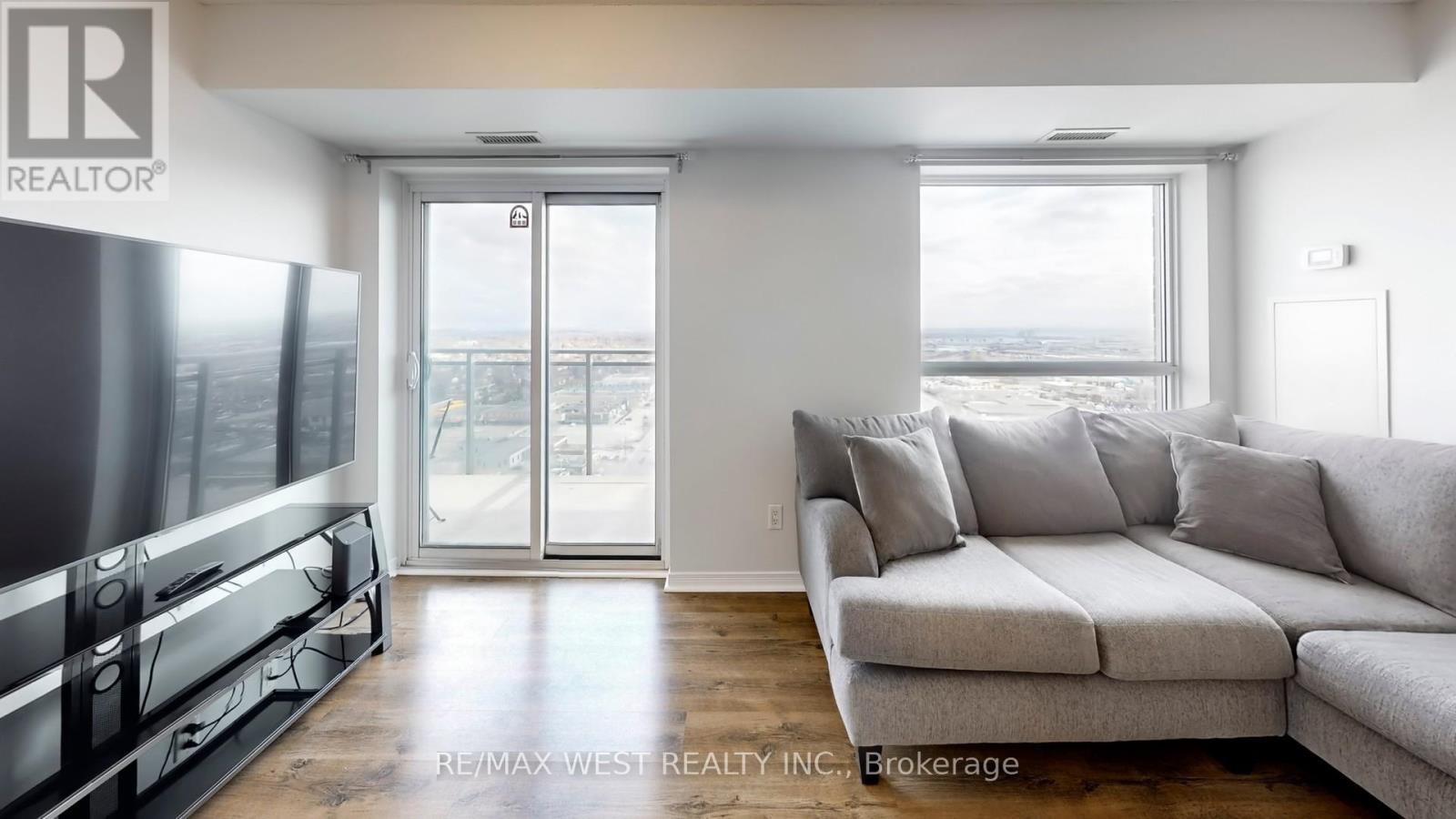 2108 - 215 Queen Street E, Brampton, Ontario  L6W 0A9 - Photo 7 - W12961770