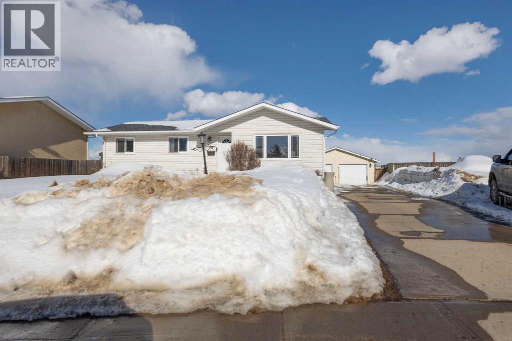 185 Sitka Drive, Fort Mcmurray, Alberta  T9H 3C1 - Photo 2 - A2298168