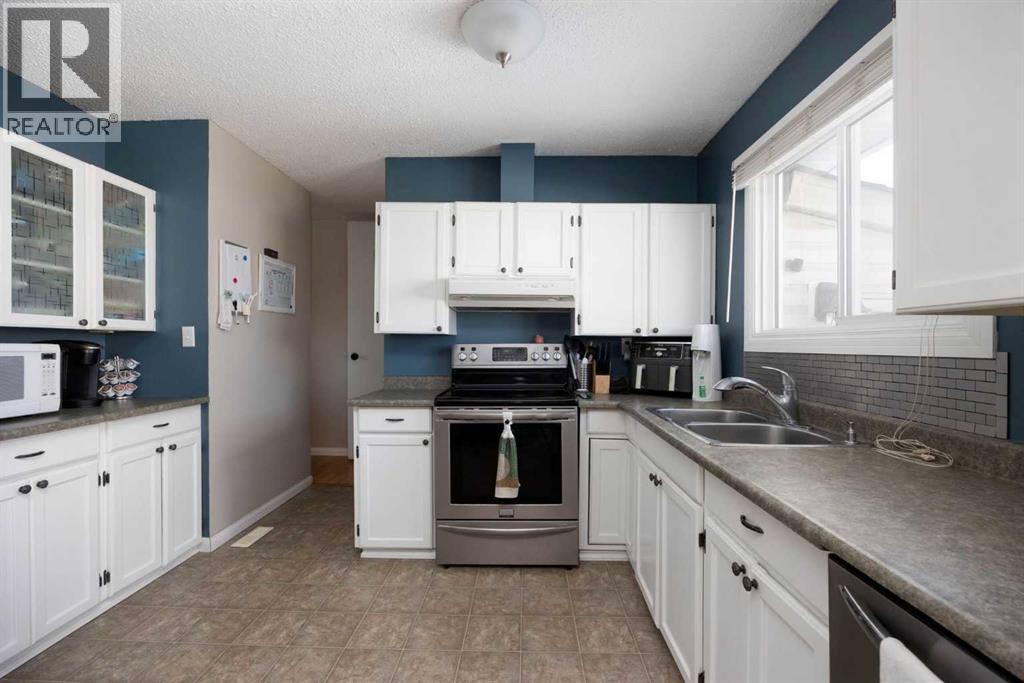 185 Sitka Drive, Fort Mcmurray, Alberta  T9H 3C1 - Photo 12 - A2298168