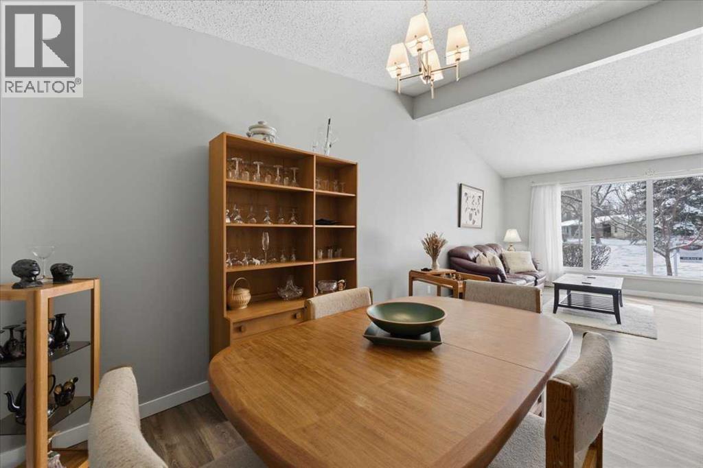 6004 Louise Road SW, Calgary, Alberta  T3E 5V2 - Photo 21 - A2292002