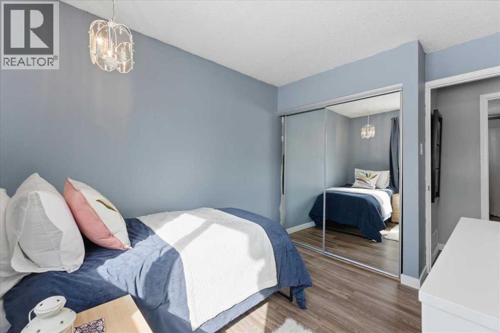 6004 Louise Road SW, Calgary, Alberta  T3E 5V2 - Photo 34 - A2292002