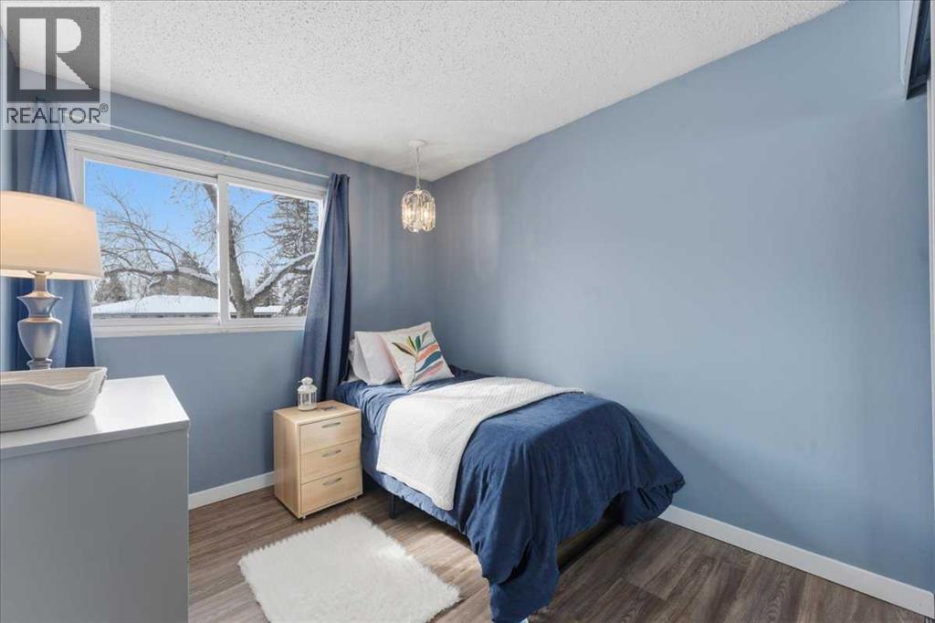 6004 Louise Road SW, Calgary, Alberta  T3E 5V2 - Photo 33 - A2292002