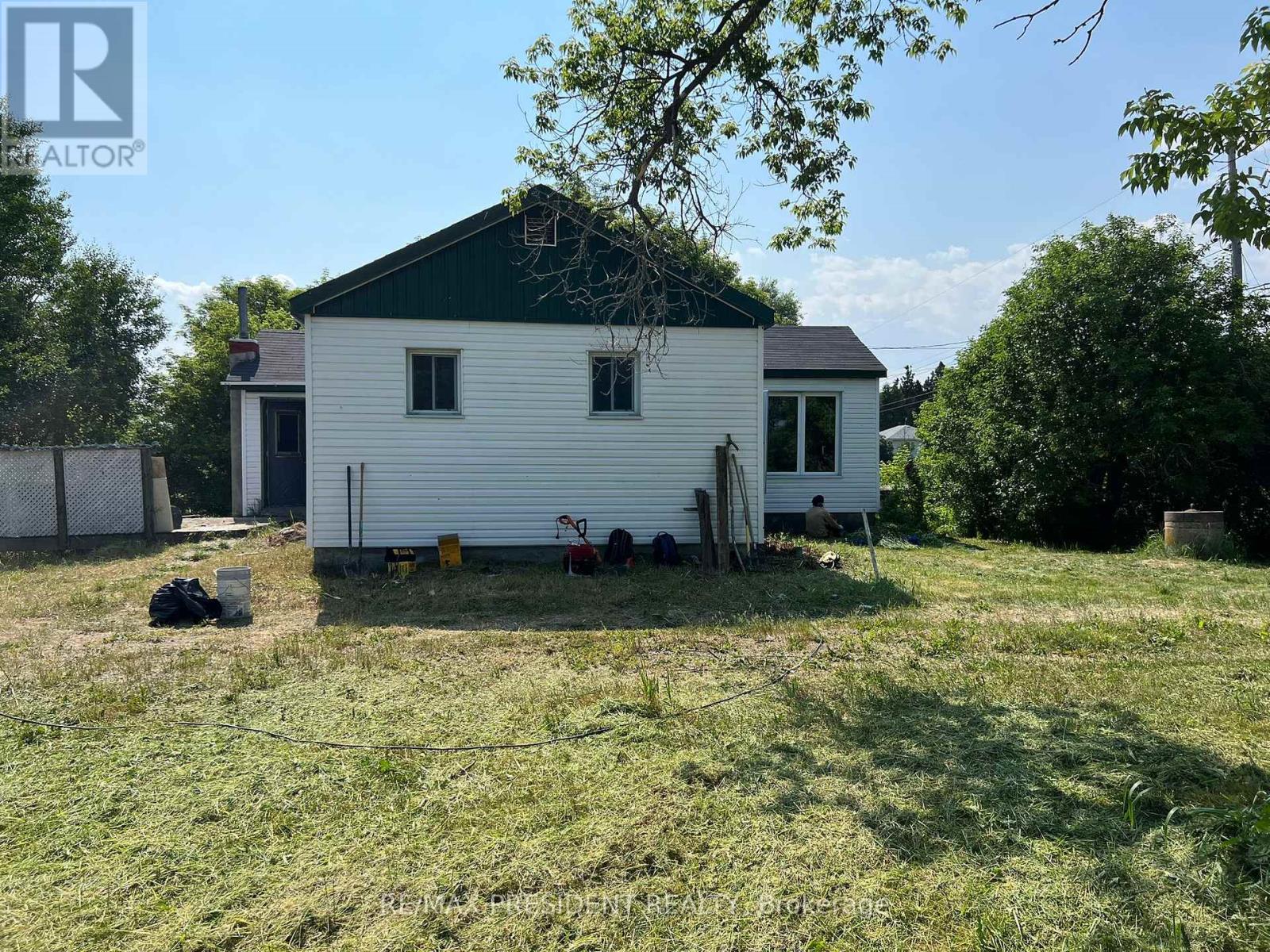 1945 Vermillion Lake Rd Chelmsford, Greater Sudbury, Ontario  P0M 1L0 - Photo 3 - X12961754