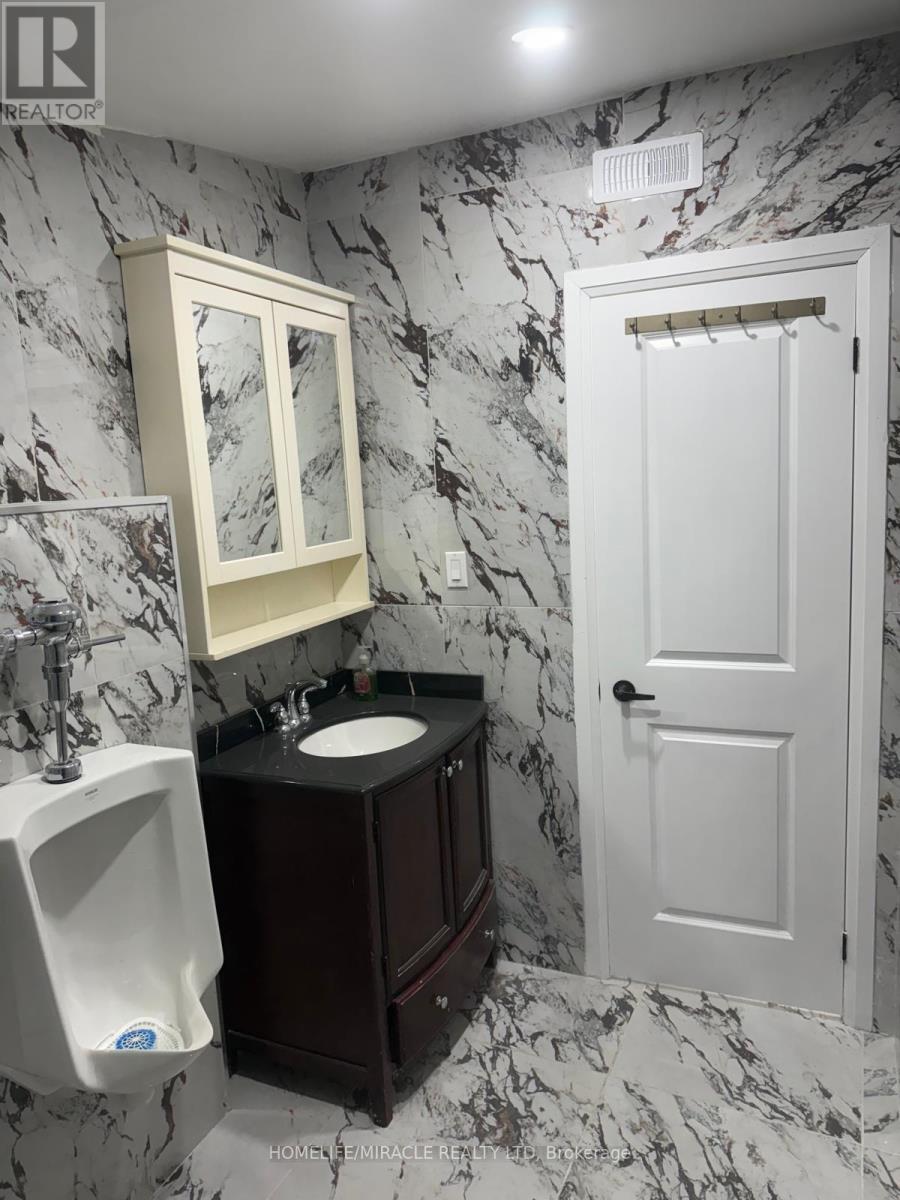 69 Southworth Street N, Welland, Ontario  L3B 1Y3 - Photo 5 - X12961762