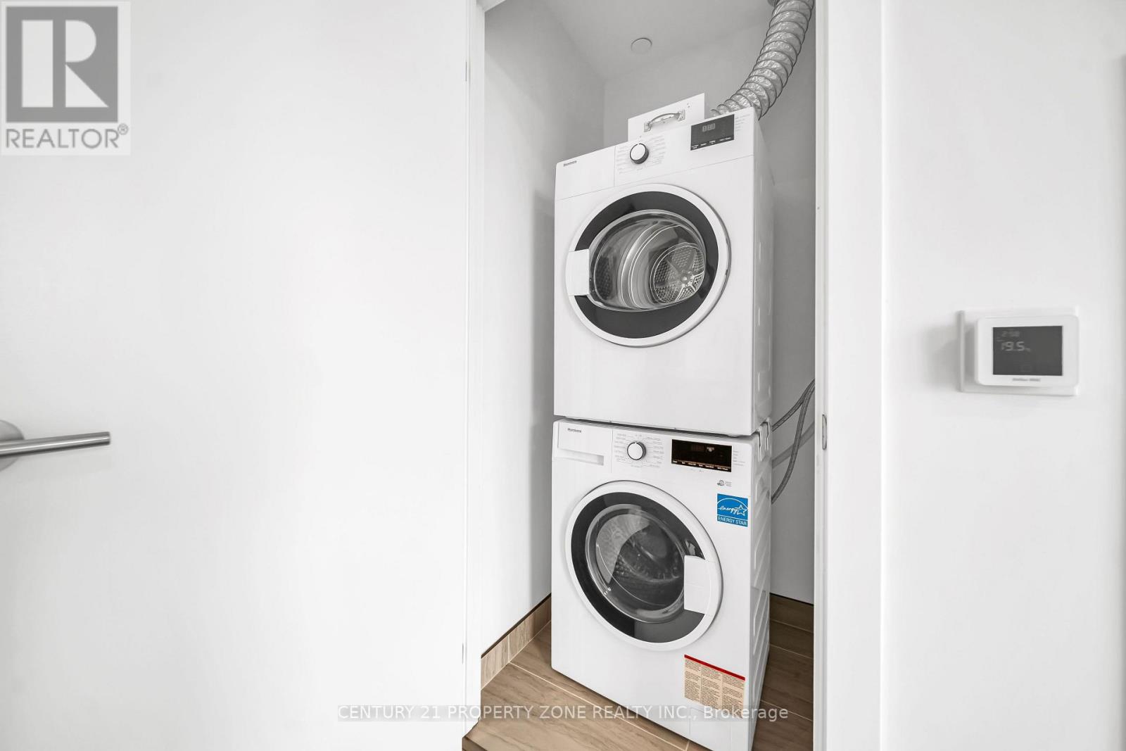 1914 - 25 Wellington Street, Kitchener, Ontario  N2G 0G5 - Photo 13 - X12961776