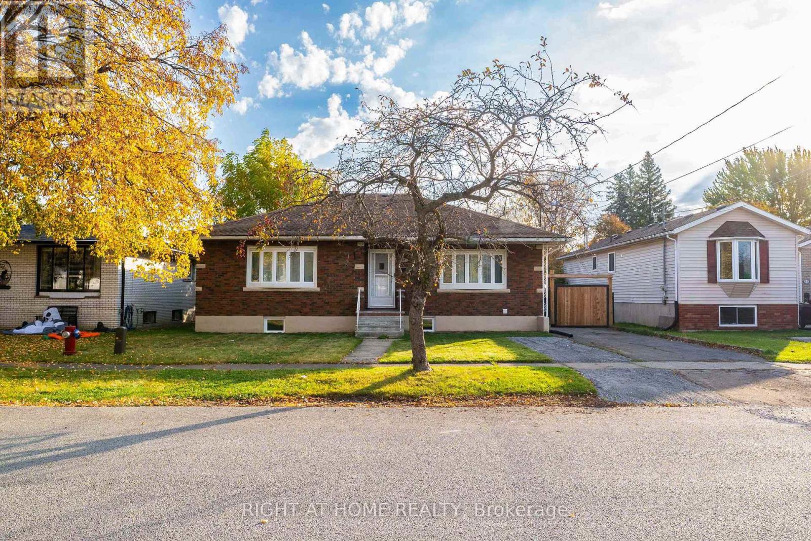 47 Marshall Avenue, Welland, Ontario  L3C 2N1 - Photo 2 - X12961784