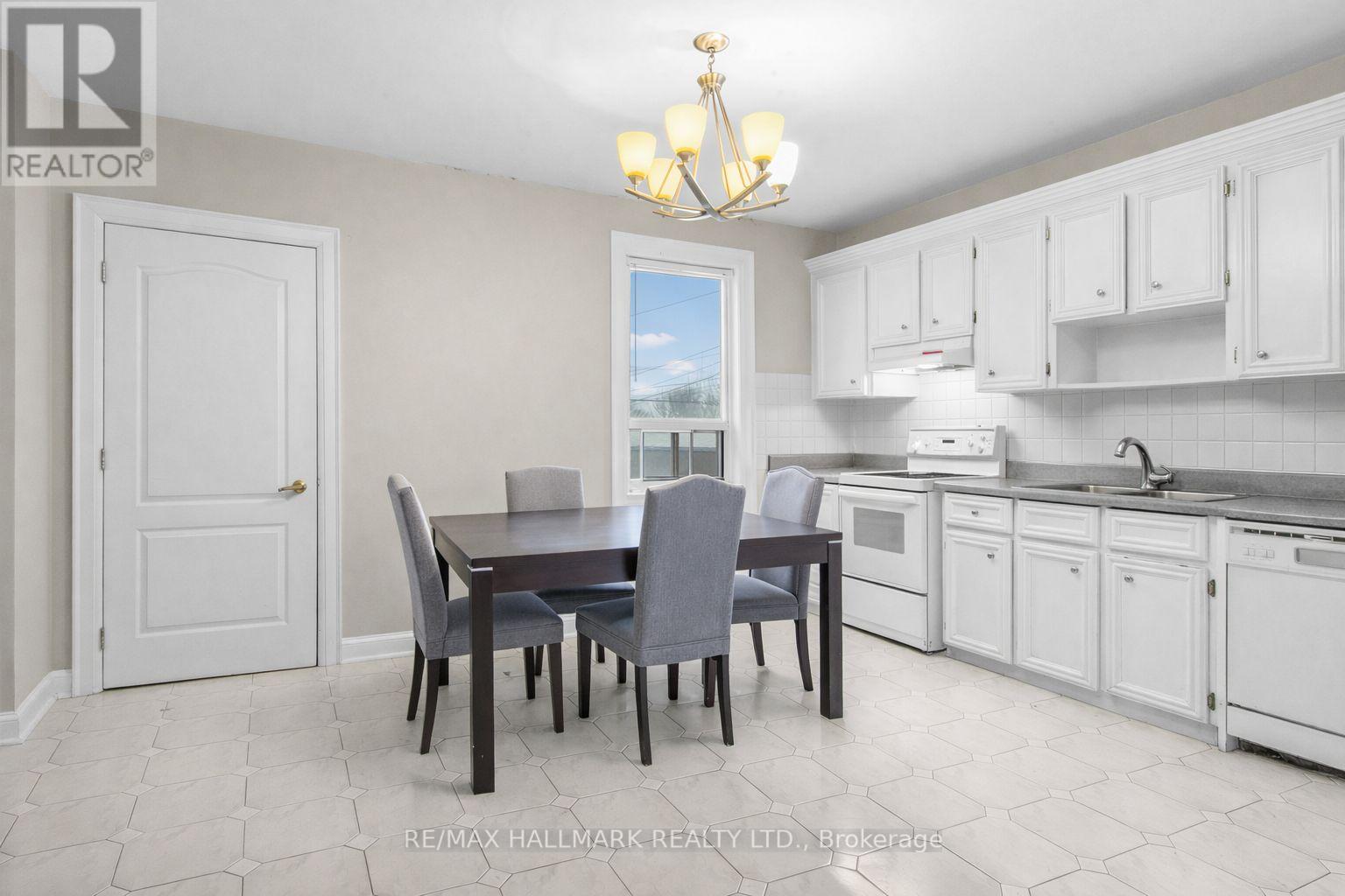 276 Grace Street, Toronto, Ontario  M6G 3A6 - Photo 9 - C12961602