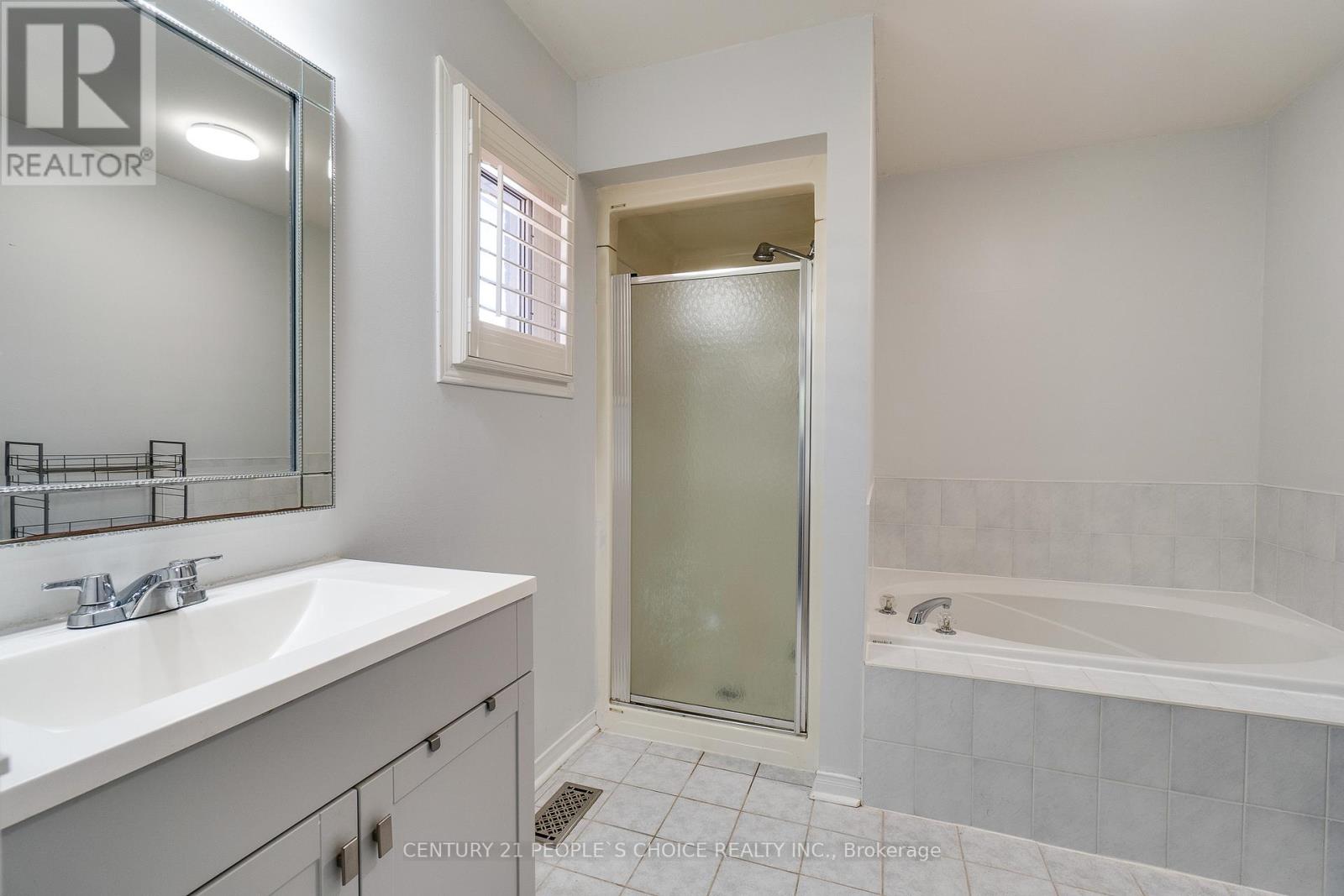 3841 Periwinkle Crescent, Mississauga, Ontario  L5N 6W8 - Photo 18 - W12961510