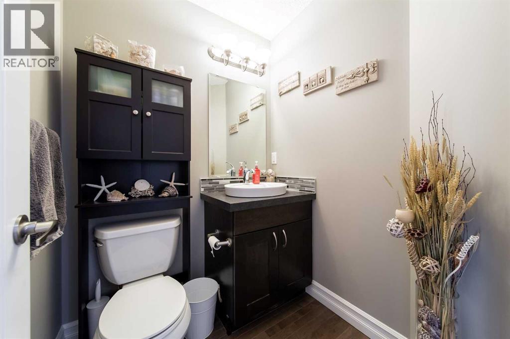 839 37 Avenue, Edmonton, Alberta  T6T 1A1 - Photo 7 - A2296561