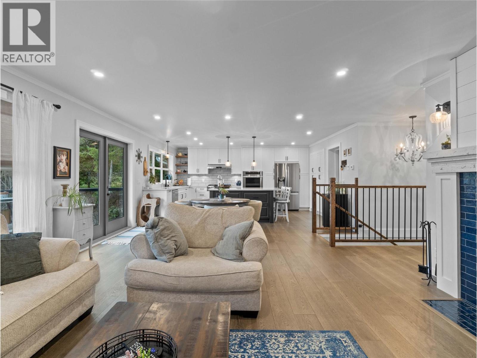 2511 Parkview Place, Blind Bay, British Columbia  V0E 1H2 - Photo 6 - 10381959