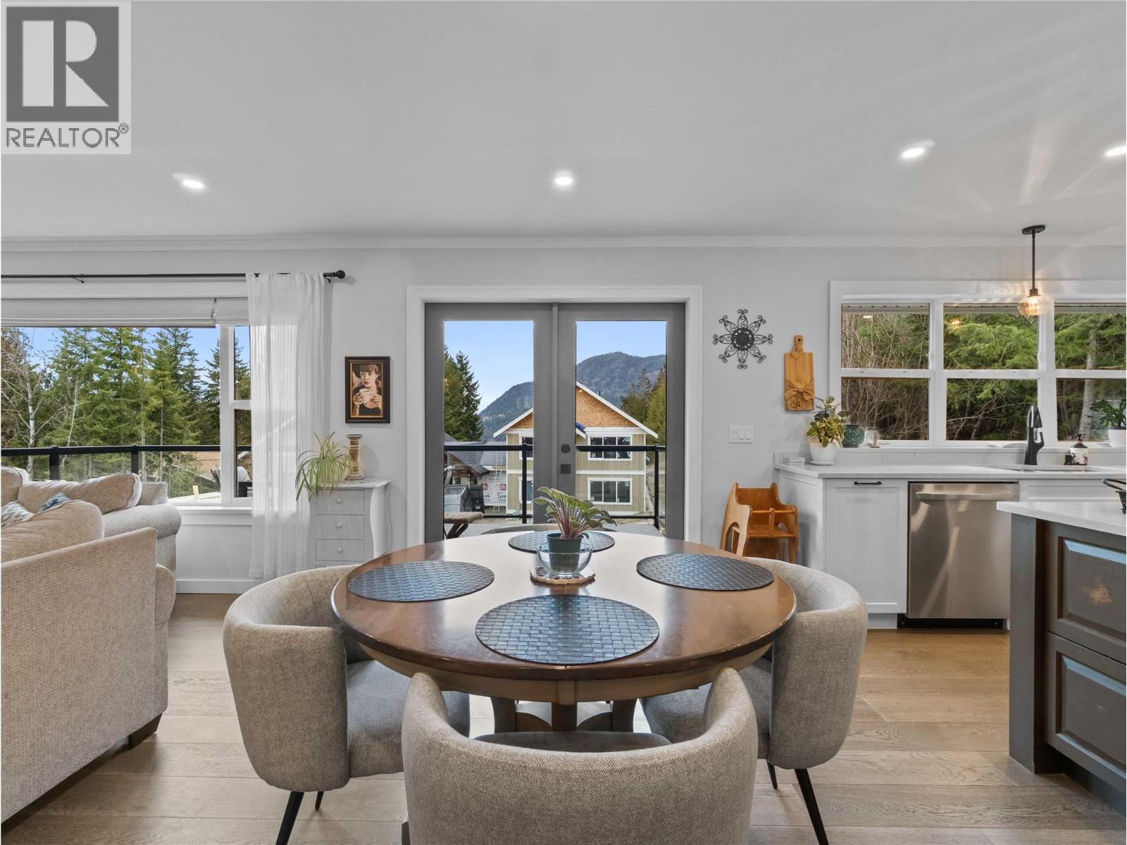 2511 Parkview Place, Blind Bay, British Columbia  V0E 1H2 - Photo 9 - 10381959