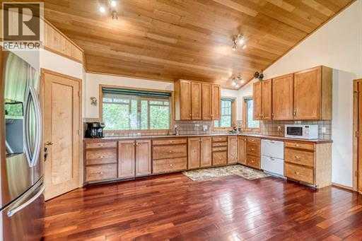 240 Essex Street, Carbon, Alberta  T0M 0L0 - Photo 6 - A2295860