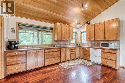 240 Essex Street, Carbon, Alberta  T0M 0L0 - Photo 7 - A2295860