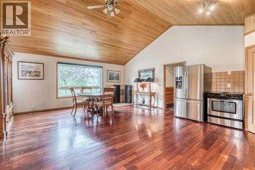 240 Essex Street, Carbon, Alberta  T0M 0L0 - Photo 8 - A2295860