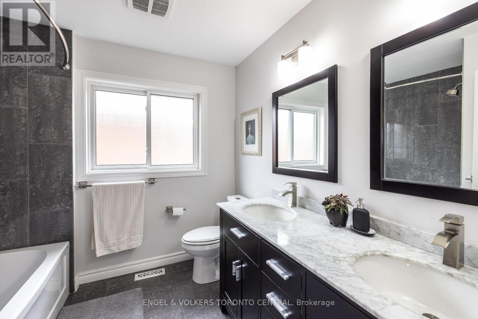 433 Lavas Road, Newmarket, Ontario  L3Y 8H4 - Photo 27 - N12961650