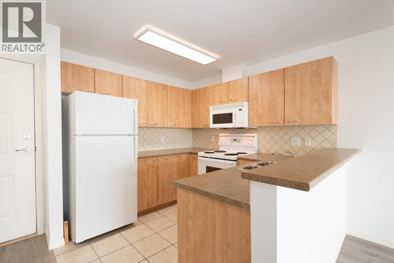 Ph10 2973 Kingsway, Vancouver, British Columbia  V5R 5J4 - Photo 19 - R3107108