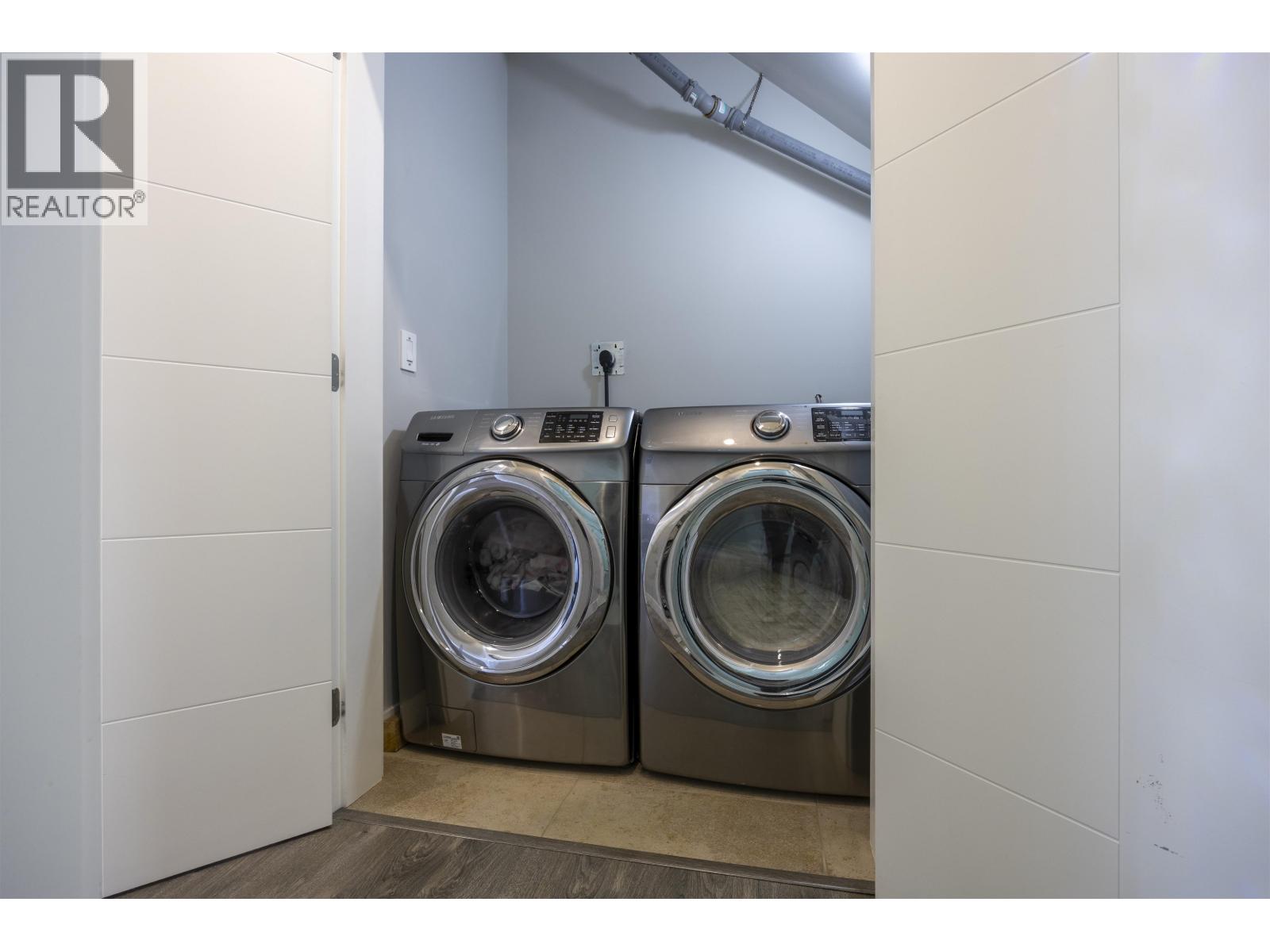 4036 Moscrop Street, Burnaby, British Columbia  V5G 2E3 - Photo 10 - R3107121