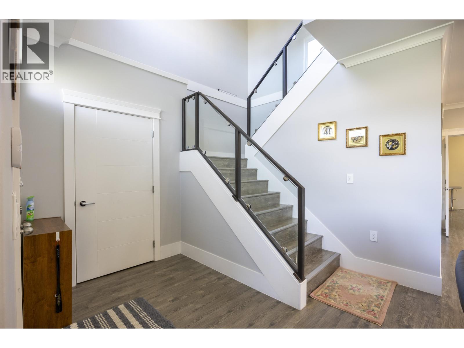 4036 Moscrop Street, Burnaby, British Columbia  V5G 2E3 - Photo 4 - R3107121