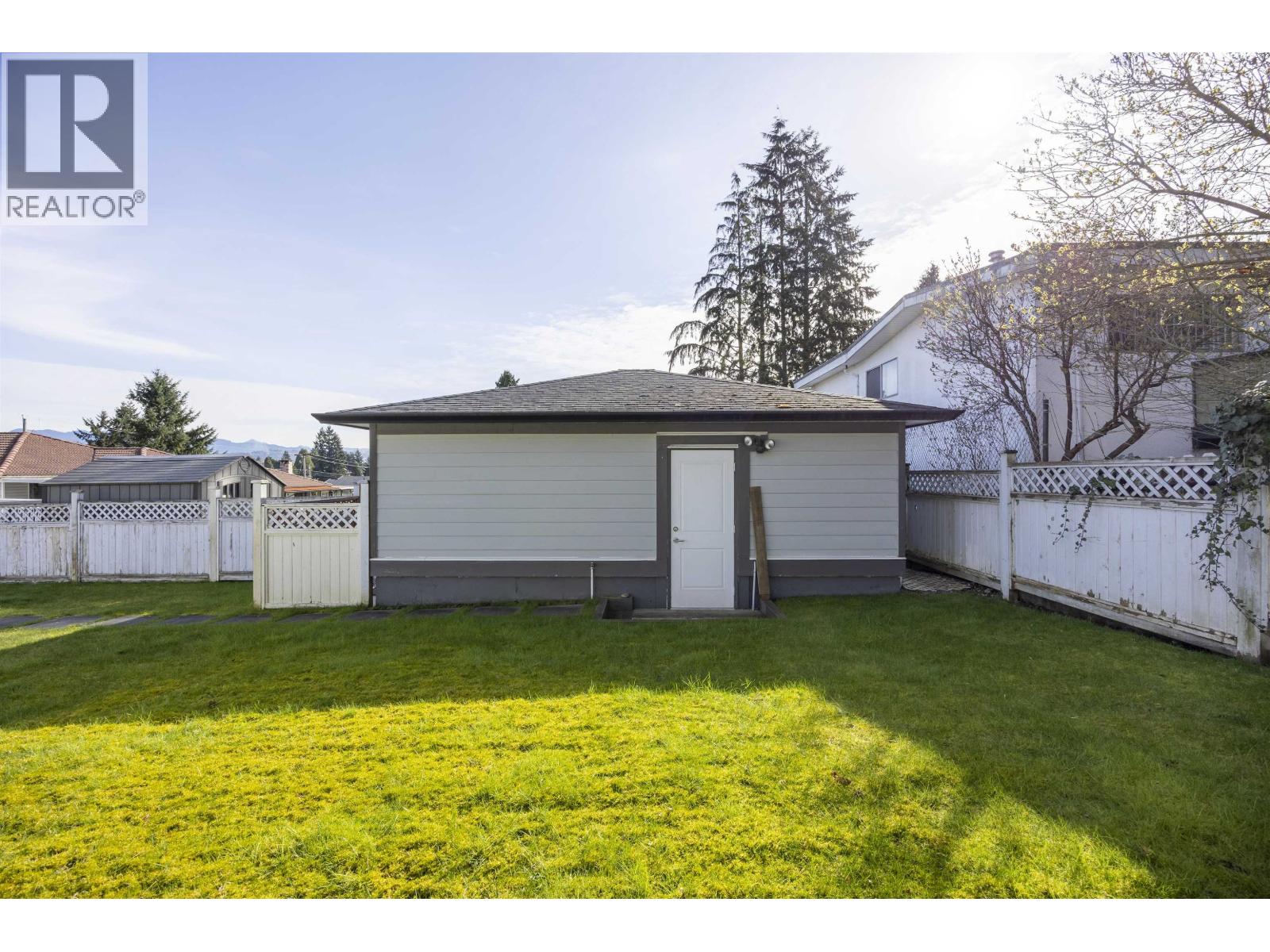 4036 Moscrop Street, Burnaby, British Columbia  V5G 2E3 - Photo 38 - R3107121