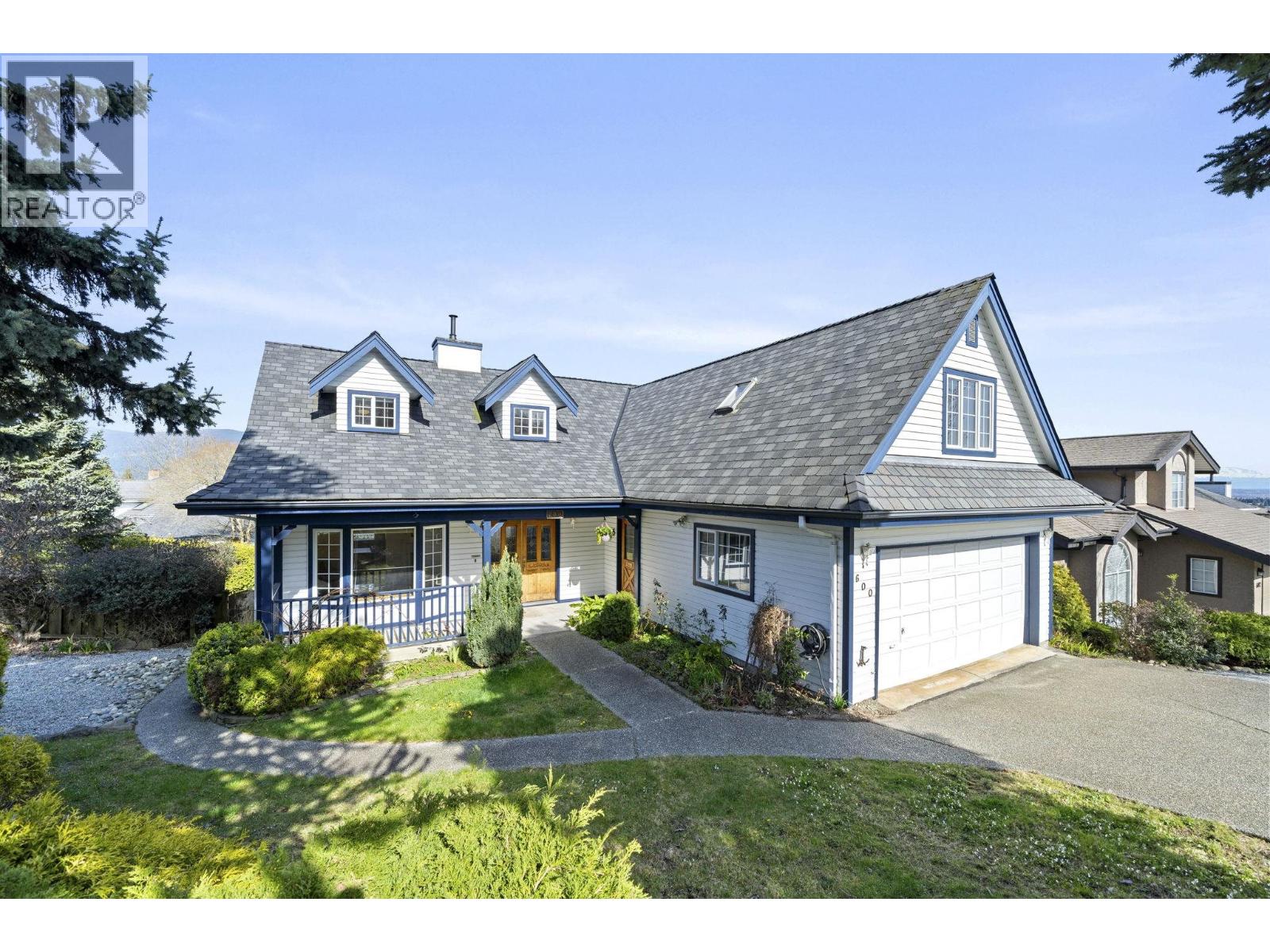 600 Clearwater Way, Coquitlam, British Columbia  V3C 5W4 - Photo 3 - R3107115