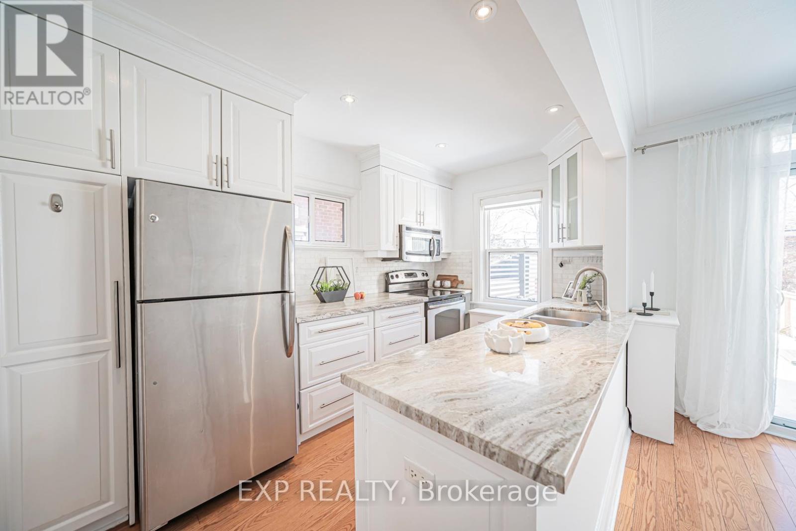 54 Latimer Avenue, Toronto, Ontario  M5N 2L8 - Photo 11 - C12961806