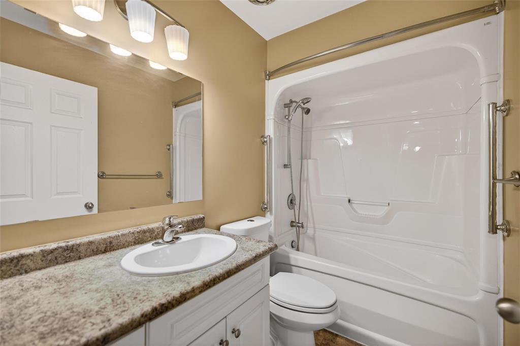 239 Hanover Street, Steinbach, Manitoba  R5G 0E7 - Photo 14 - 202604632