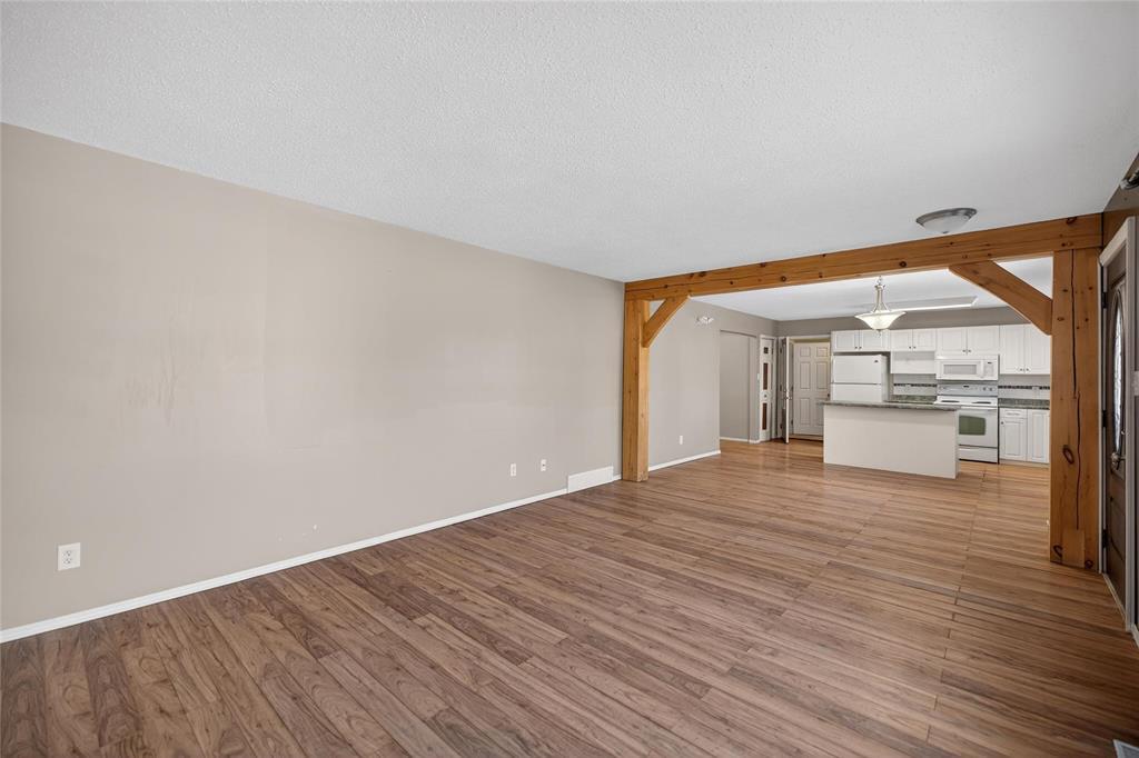 239 Hanover Street, Steinbach, Manitoba  R5G 0E7 - Photo 9 - 202604632