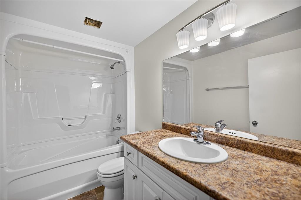 239 Hanover Street, Steinbach, Manitoba  R5G 0E7 - Photo 22 - 202604632