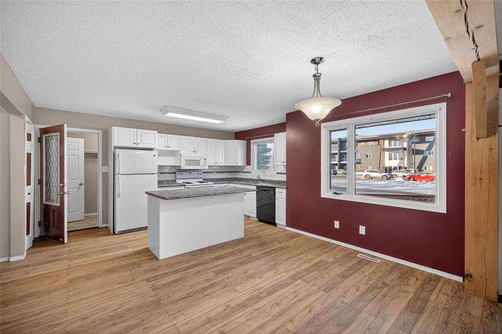 239 Hanover Street, Steinbach, Manitoba  R5G 0E7 - Photo 4 - 202604632