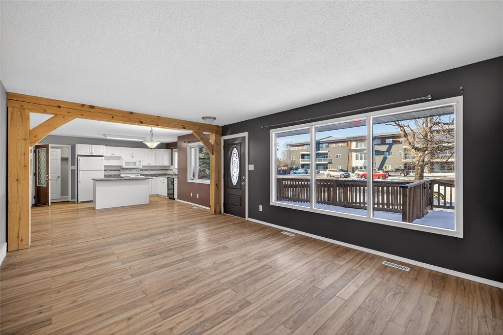 239 Hanover Street, Steinbach, Manitoba  R5G 0E7 - Photo 8 - 202604632