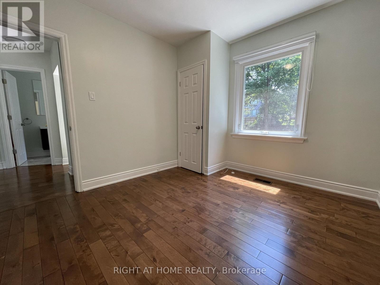 230 Martin Grove Road, Toronto, Ontario  M9B 4L4 - Photo 12 - W12871660