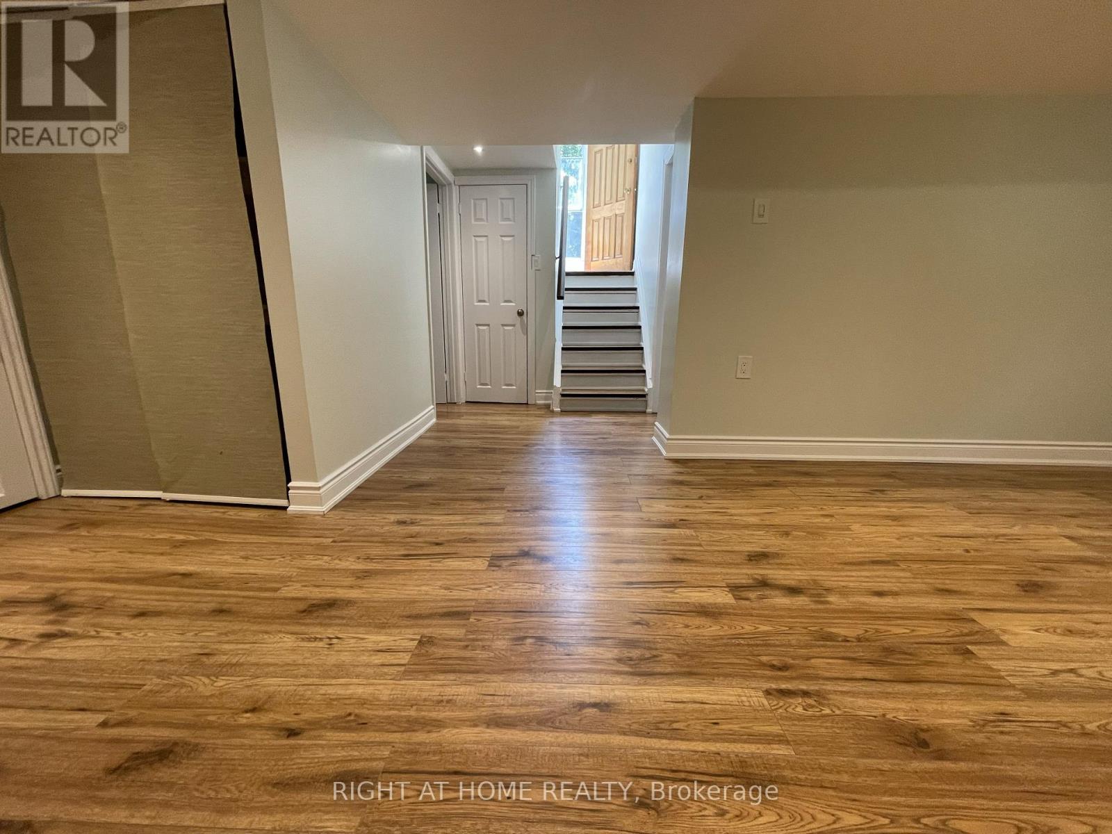 230 Martin Grove Road, Toronto, Ontario  M9B 4L4 - Photo 14 - W12871660