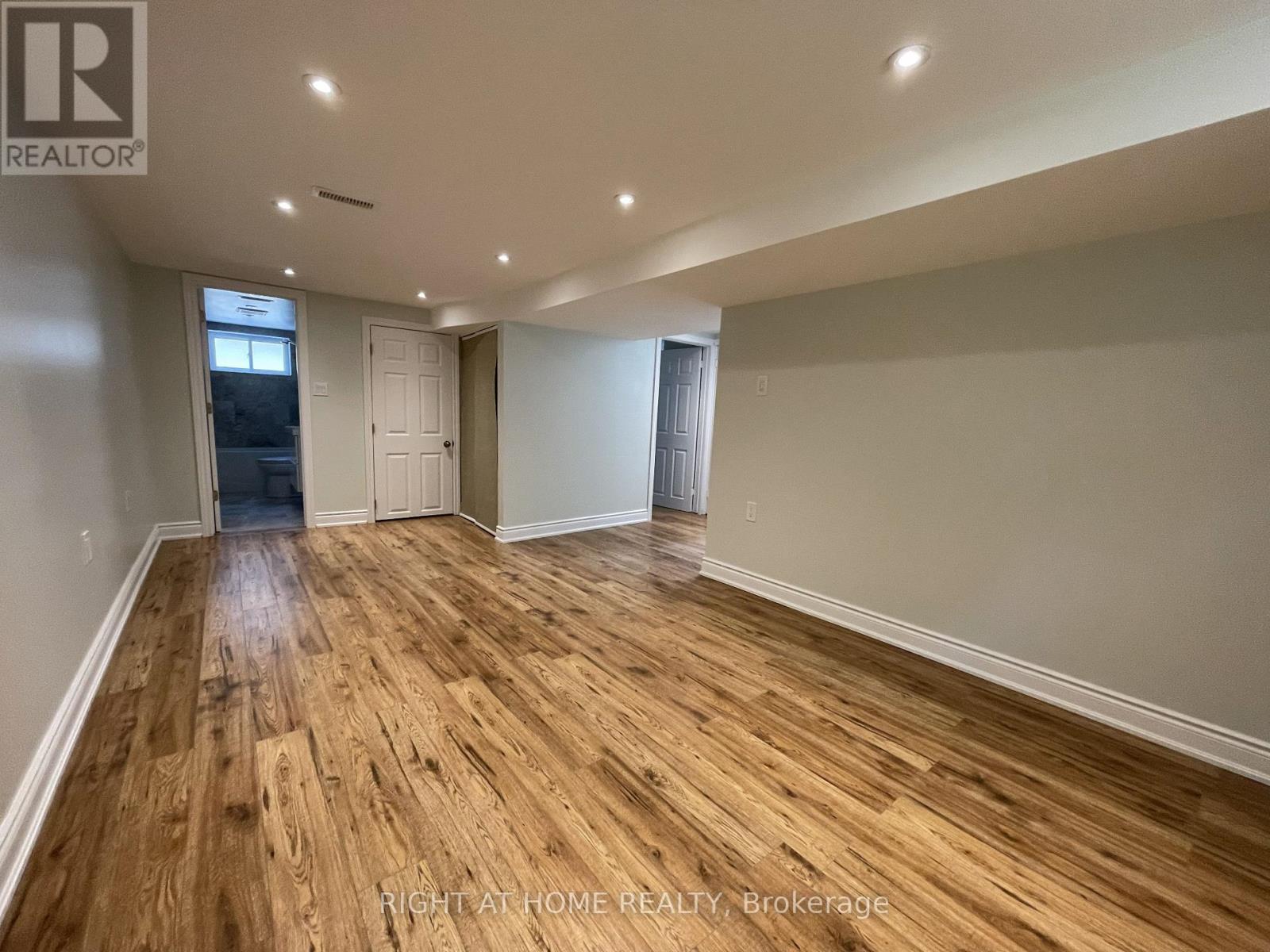 230 Martin Grove Road, Toronto, Ontario  M9B 4L4 - Photo 15 - W12871660