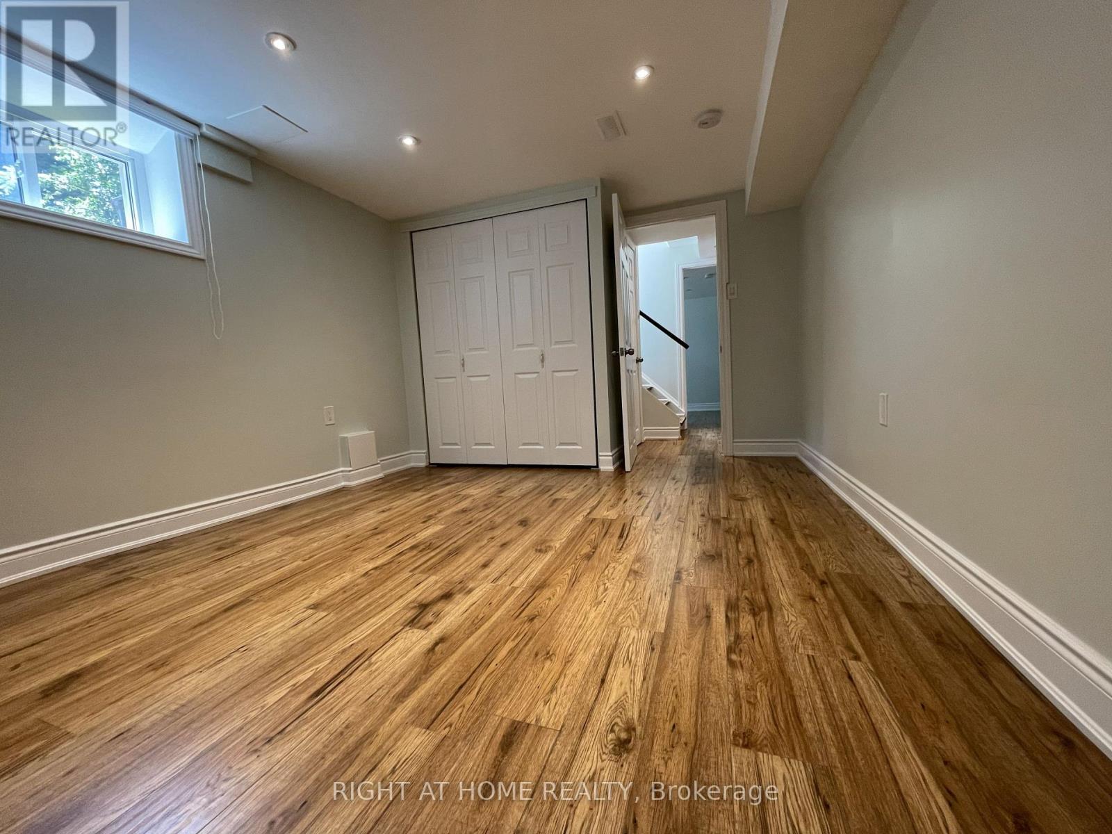 230 Martin Grove Road, Toronto, Ontario  M9B 4L4 - Photo 16 - W12871660