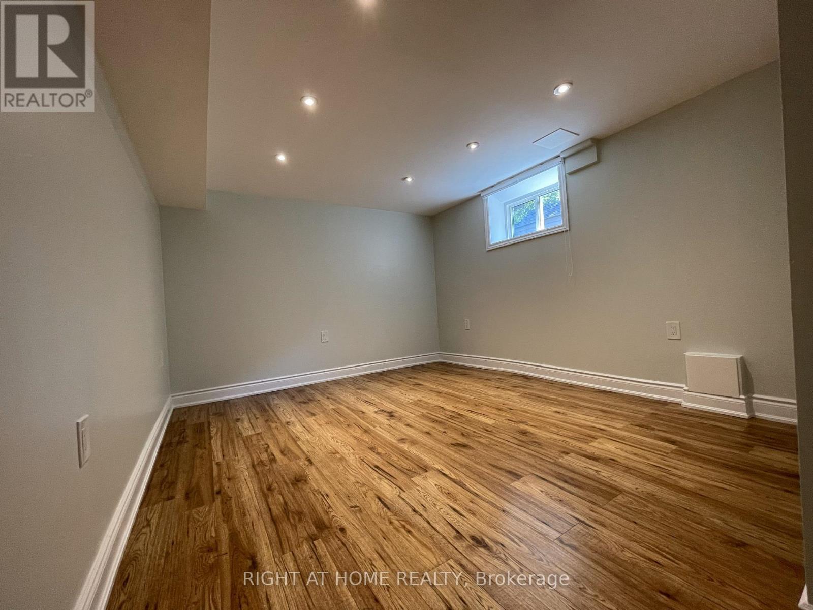 230 Martin Grove Road, Toronto, Ontario  M9B 4L4 - Photo 17 - W12871660