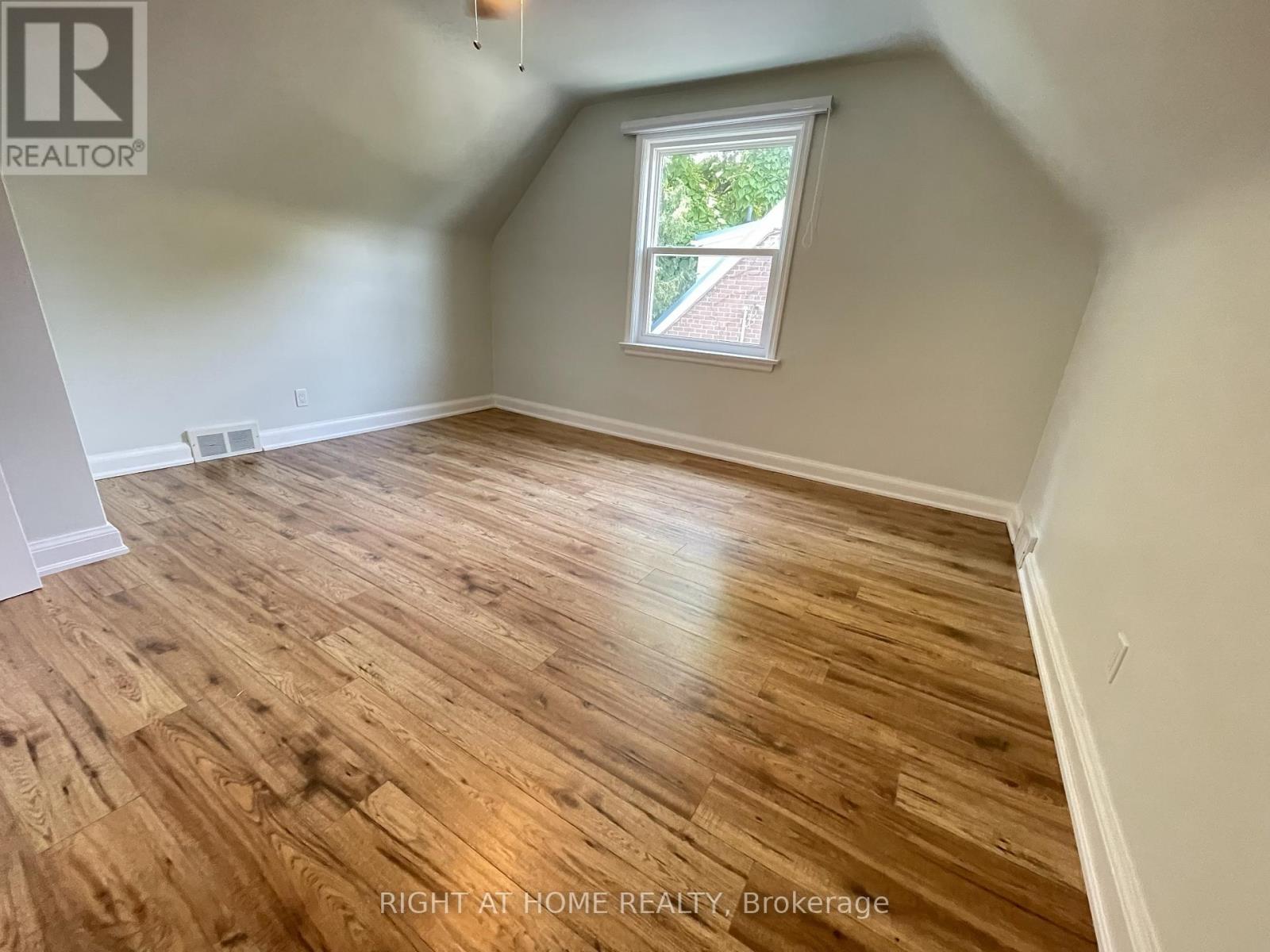 230 Martin Grove Road, Toronto, Ontario  M9B 4L4 - Photo 22 - W12871660